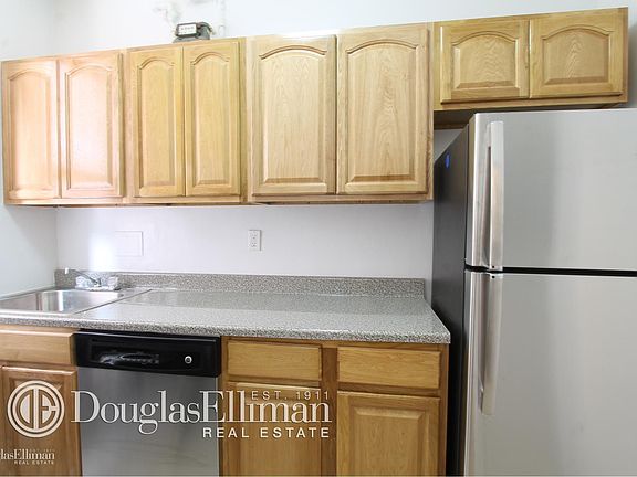 2nd image of 4545 48th St APT 3D