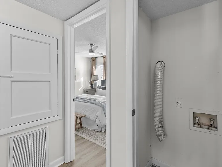 West Oak Apartments — Photo 30