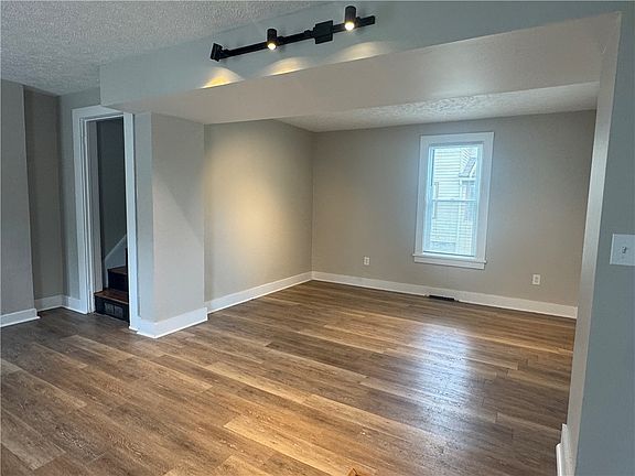 4th image of 109 Stenson St