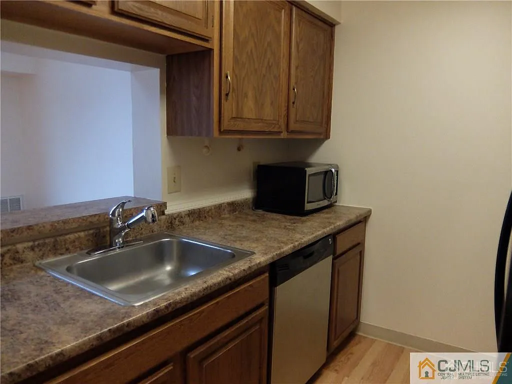 1 bed, 1.0 bath, $1,900 — Photo 2