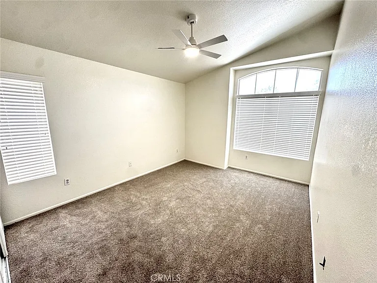 12789 Yorkshire Dr — Photo 24