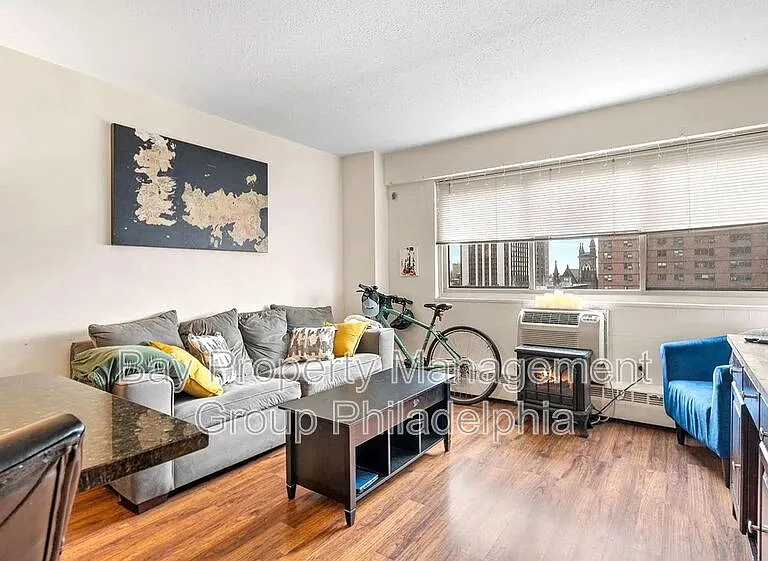 2101 Chestnut St #910 — Photo 2