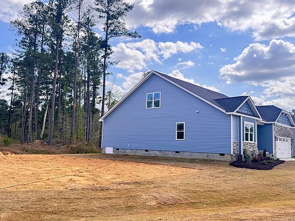 2nd image of 236 Lake Edge Dr