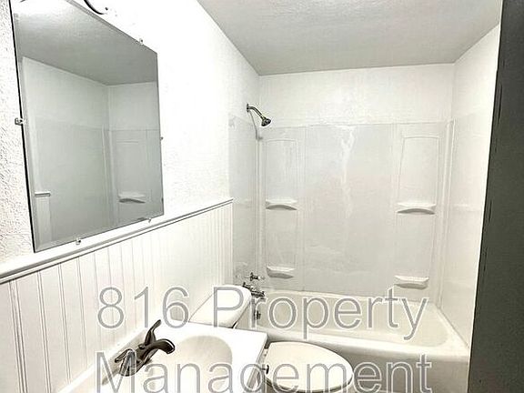 5th image of 639 S Crysler Ave APT A