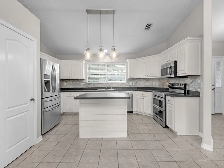 2081 Seagrape Dr — Photo 16