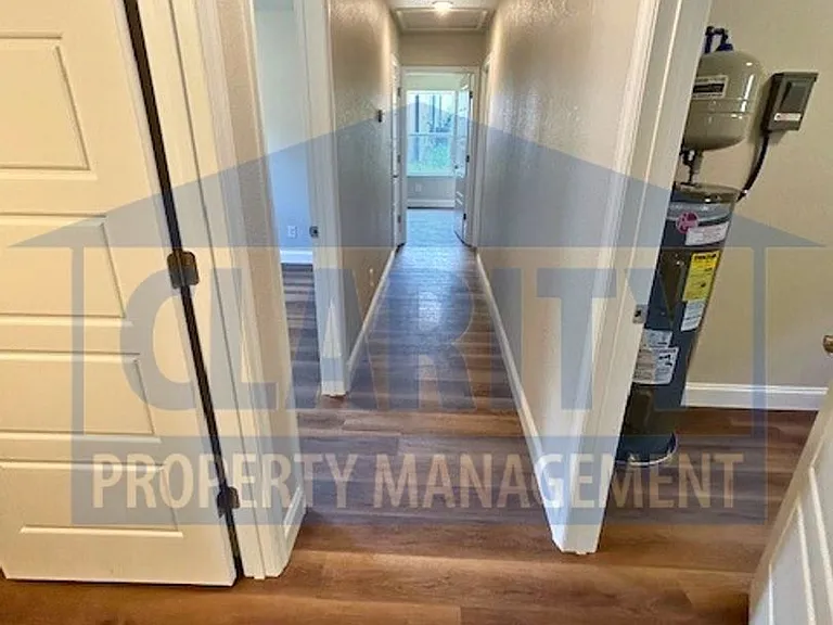 1594 Perry St SE — Photo 8