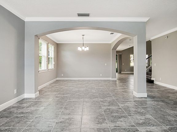 Gorgeous dining & living areas