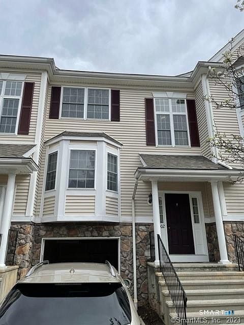 1st image of 1002 Larson Dr #1002