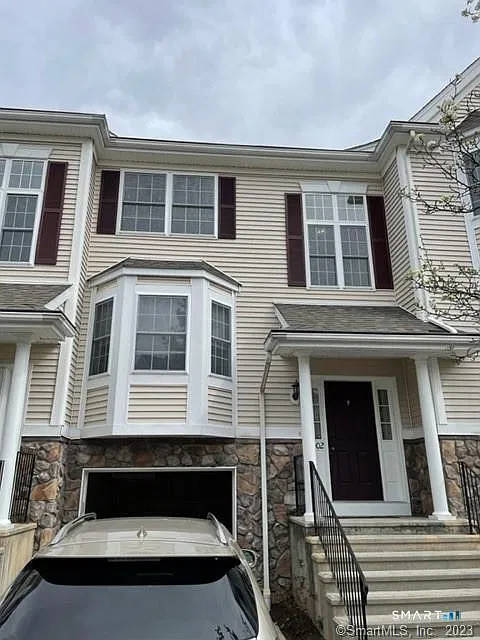 1002 Larson Dr #1002