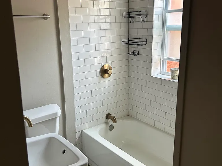 145 S Fitzhugh St — Photo 14