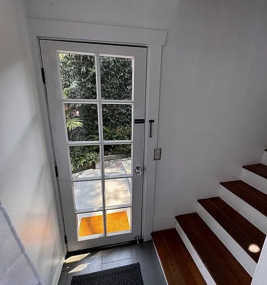 2449 Riverside Pl #REAR HOUSE — Photo 23