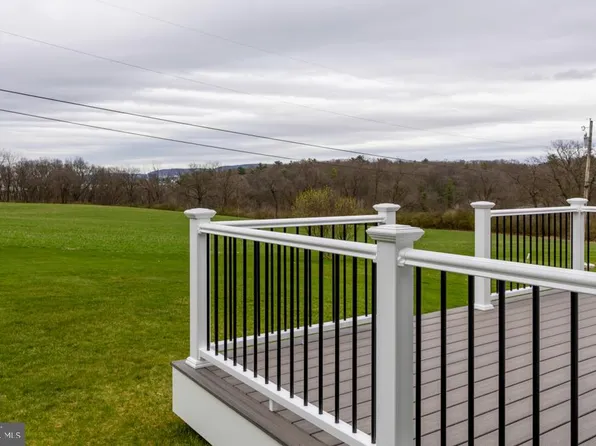 1383 Curtin St, State College, PA 16803