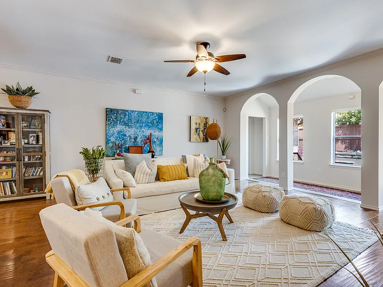 1204 Thimbleberry Dr — Photo 3
