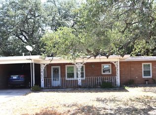 616 Libold Dr, Devine, TX 78016