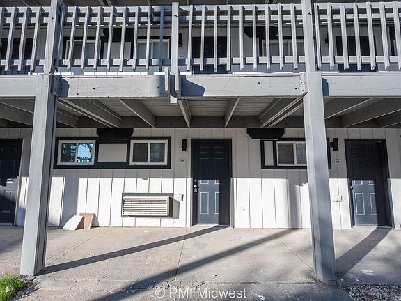 3rd image of 3900 N Shadeland Ave #E2