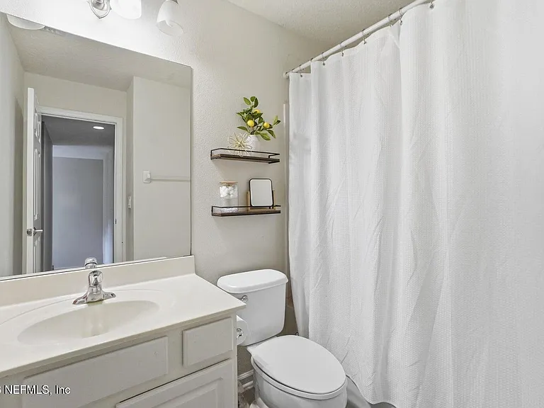 4008 Lionheart Dr — Photo 19