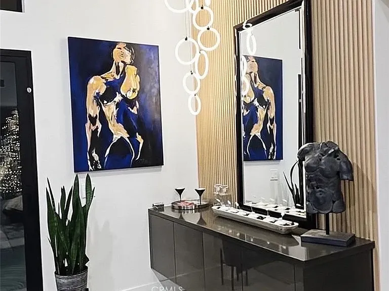 555 S Sunrise Way — Photo 10