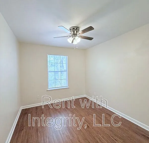 1352 Ocala Rd #B — Photo 4
