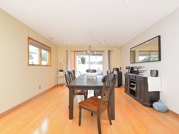 3rd image of 2732 E 66th St
