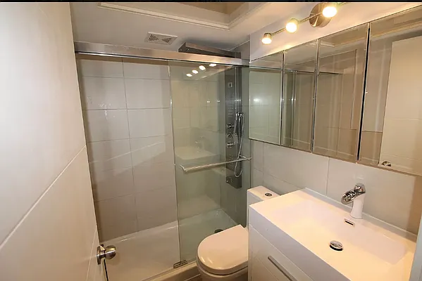 Rented by Compass | media 21