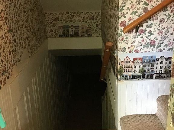 4th image of 317 Ives Ave