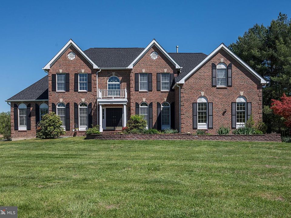 1st image of 606 McElwee Rd