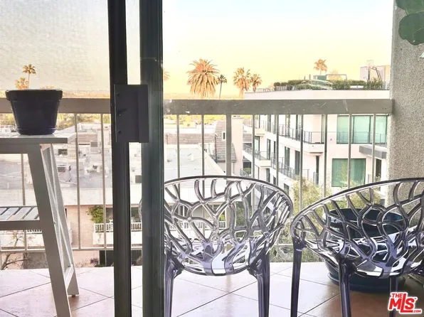 441 N Oakhurst Dr APT 606, Beverly Hills, CA 90210