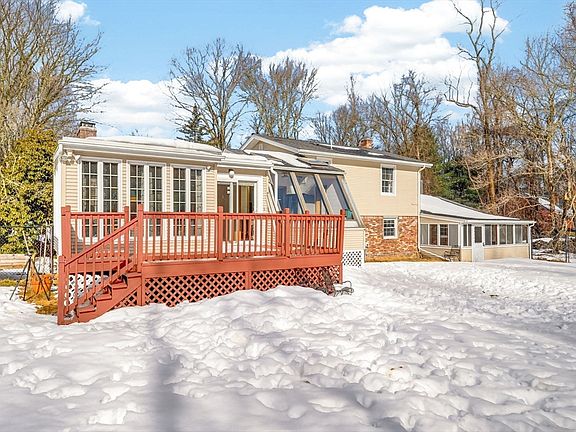 4th image of 197 Chestnut St