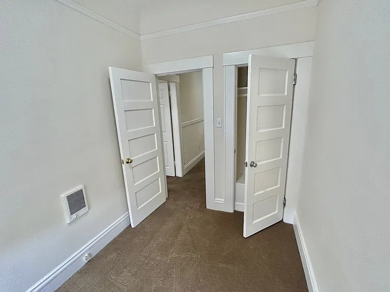 flex room / office / 3rd bedroom (please note reduced square footage here)