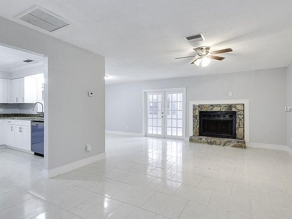 4th image of 17502 Fallowfield Dr