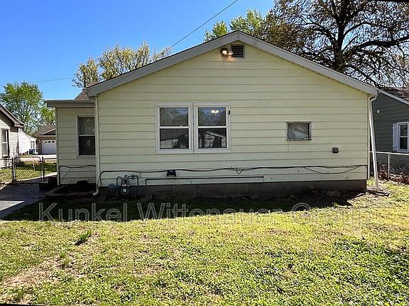 2nd image of 837 Whittier St