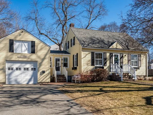 12 Pembrook Rd, North Andover, MA 01845