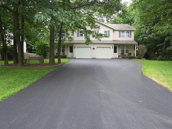 2nd image of 3 Lace Ln