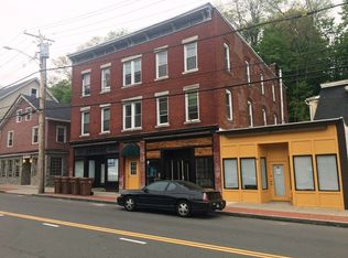 101 Center St APT A, Shelton, CT 06484