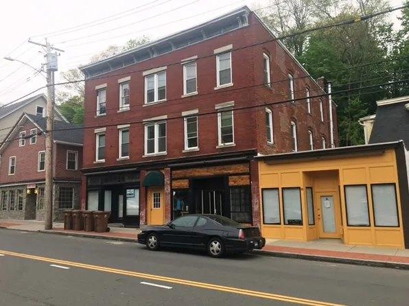 101 Center St APT C, Shelton, CT 06484