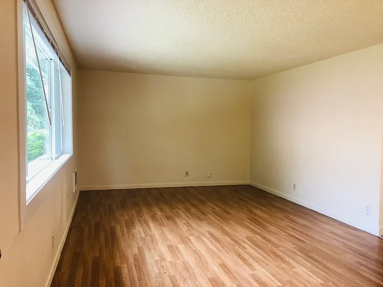 13121 SE Division St #1 — Photo 10