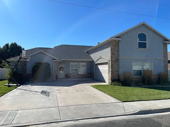 2820 Burton Ave, Burley, ID 83318