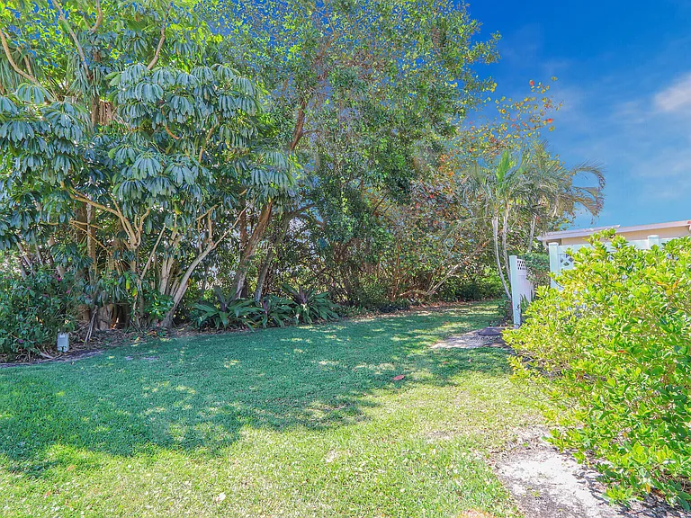 8574 SE Seagrape Way — Photo 34