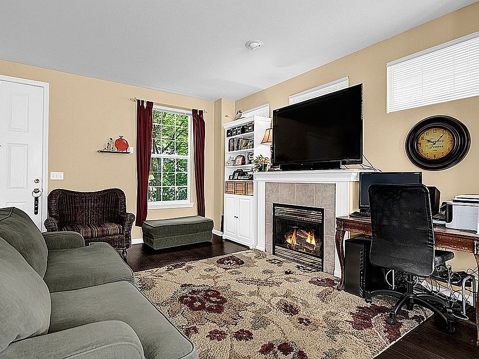 1st image of 389 227th Ln NE