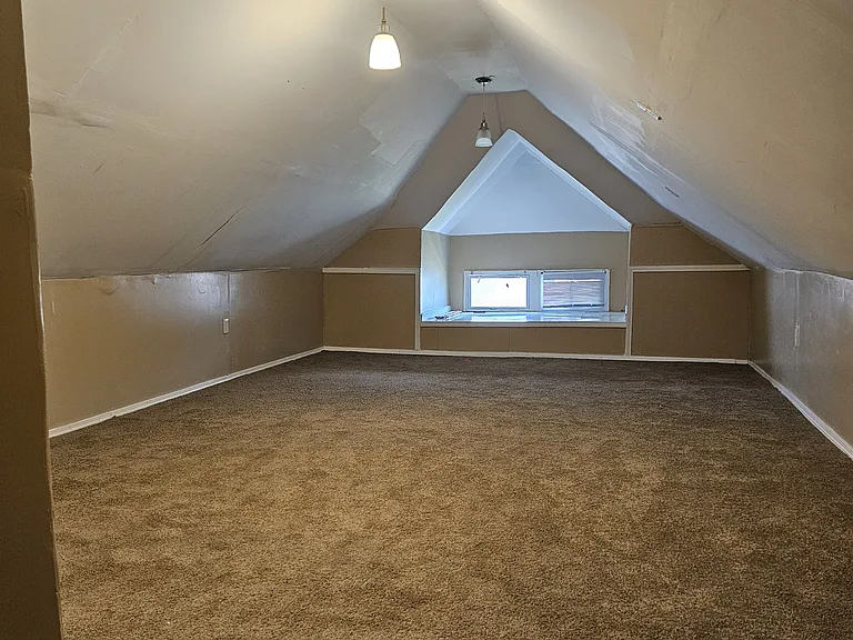 2979 Glendale St — Photo 9