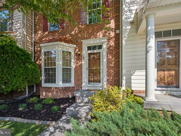 42 Payne St, Charles Town, WV 25414