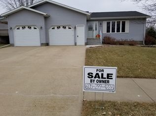1036 N Washington Ave, Madison, SD 57042