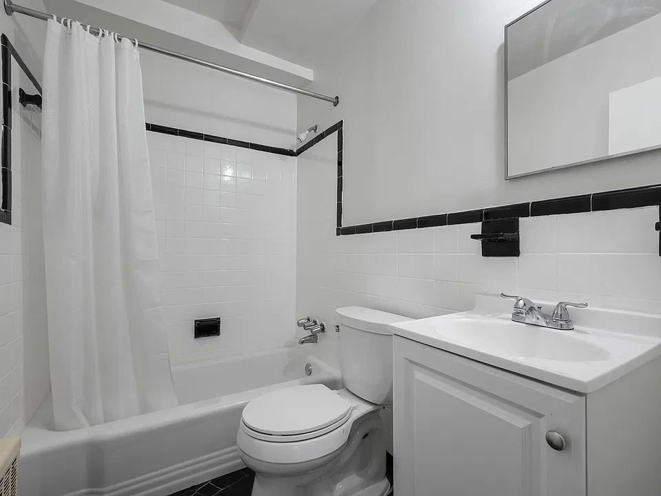 4040 Livingston Rd SE #305F
