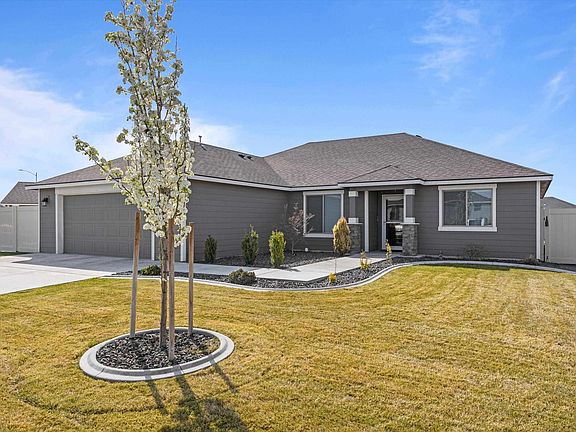2nd image of 7906 Cassiar Dr
