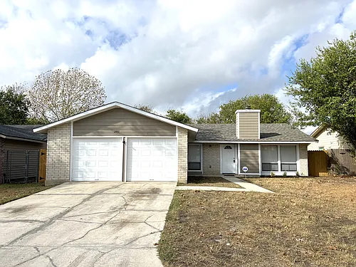2911 Lakebriar St Photo 1