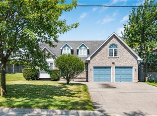 381 Kerman Ave, Grimsby, ON L3M 5C4
