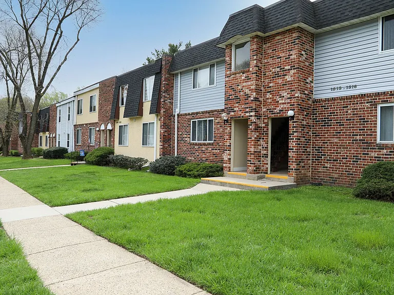 1330 Old Kings Hwy — Photo 2
