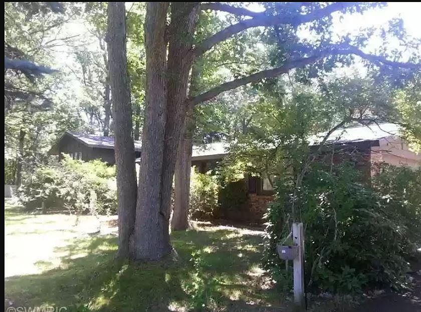 2nd image of 3933 E Apple Ave