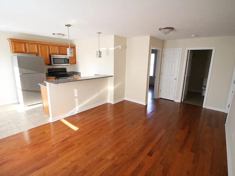 6301 W Kilgore Ave #6 — Photo 4