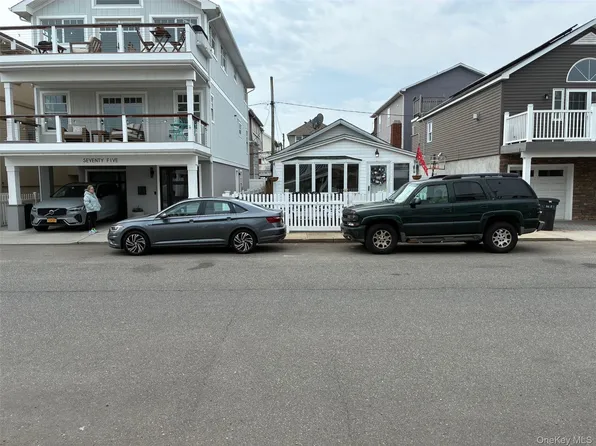 77 Pennsylvania Avenue, Long Beach, NY 11561